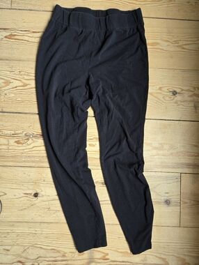 Avon Black Pull-On Slim Pants Women’s XL (12–14)